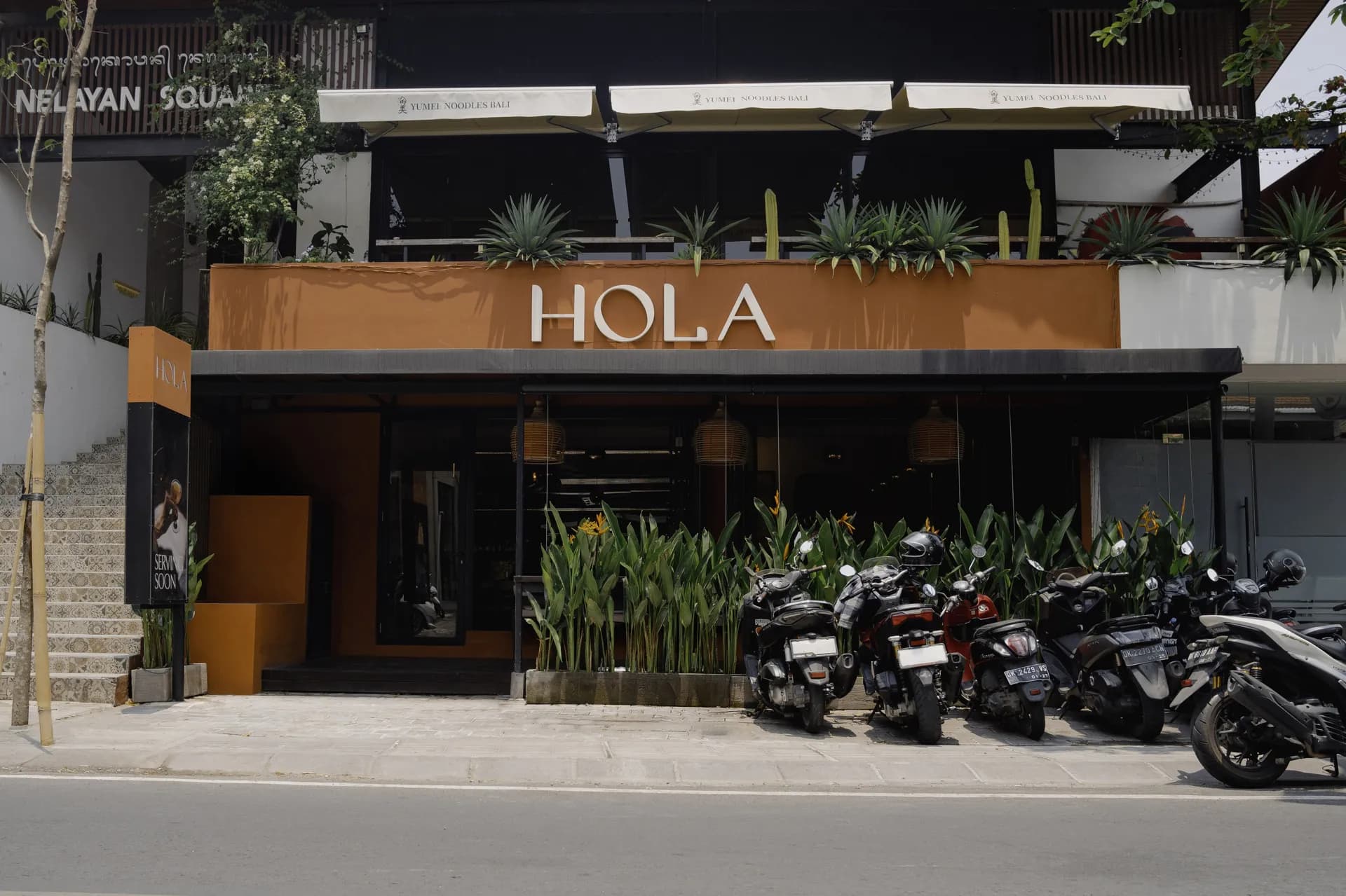 Hola Cocktail & Wine Bar 2