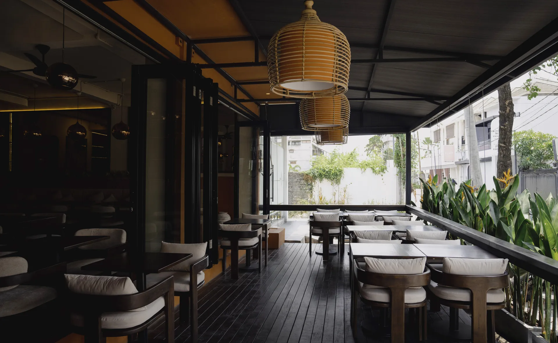 Hola Cocktail & Wine Bar 3