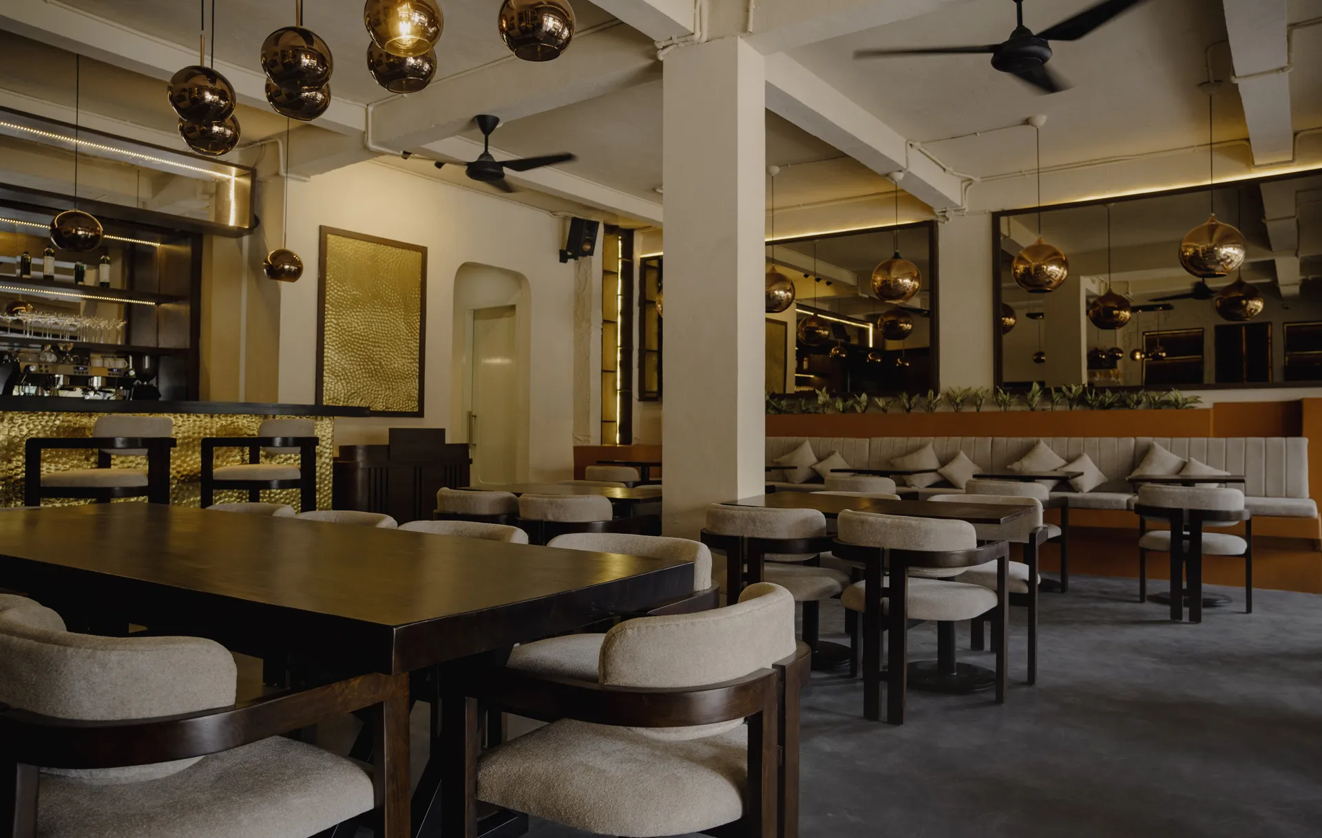 Hola Cocktail & Wine Bar 5